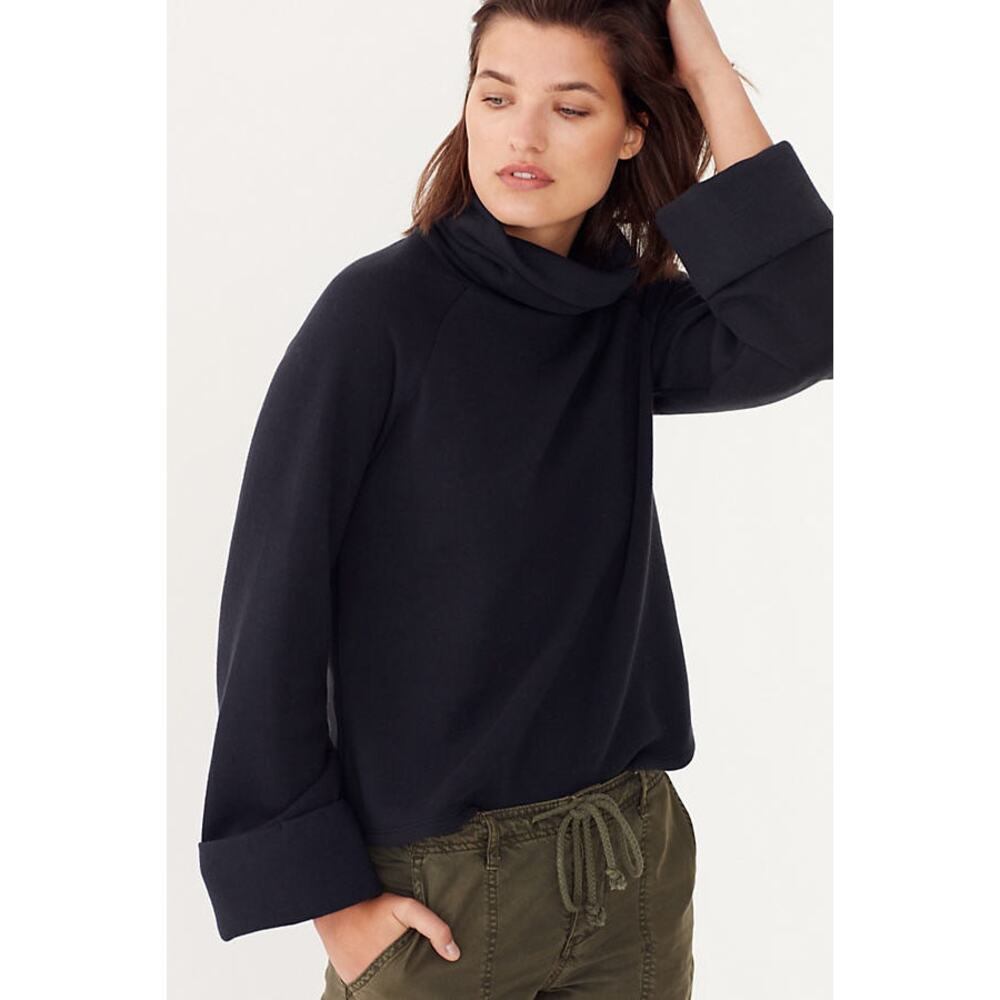 NWOT Anthropologie En Elly Lime
Black turtleneck -